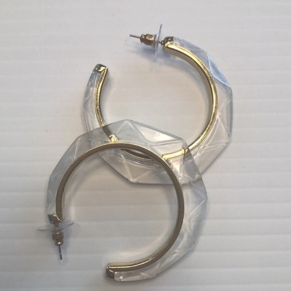 NEW Gottex 2 1/4” Hoopla Clear Lucite 18 KT Gold Plated Geometric Hoop Earrings - Picture 4 of 10
